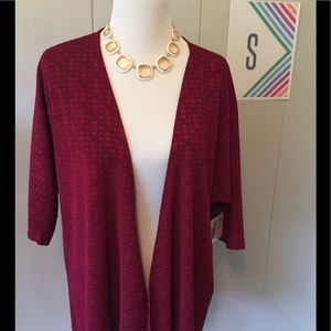 NWT LuLaRoe Ladies Lindsay Burgundy Textured Small